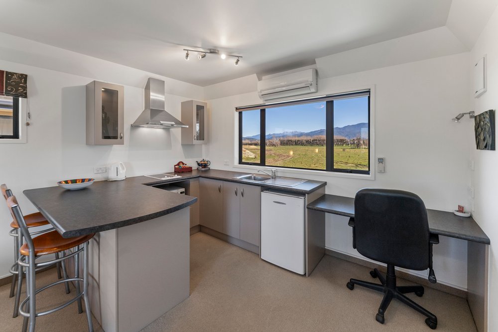 Luxury spa bath motel accommodation in Motueka