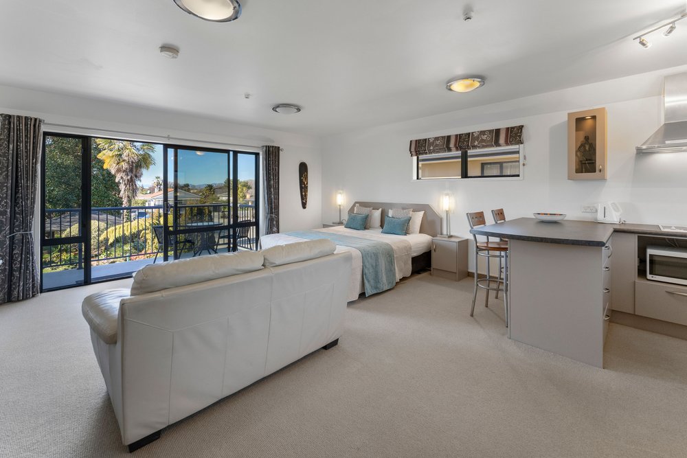 Luxury spa bath motel accommodation in Motueka